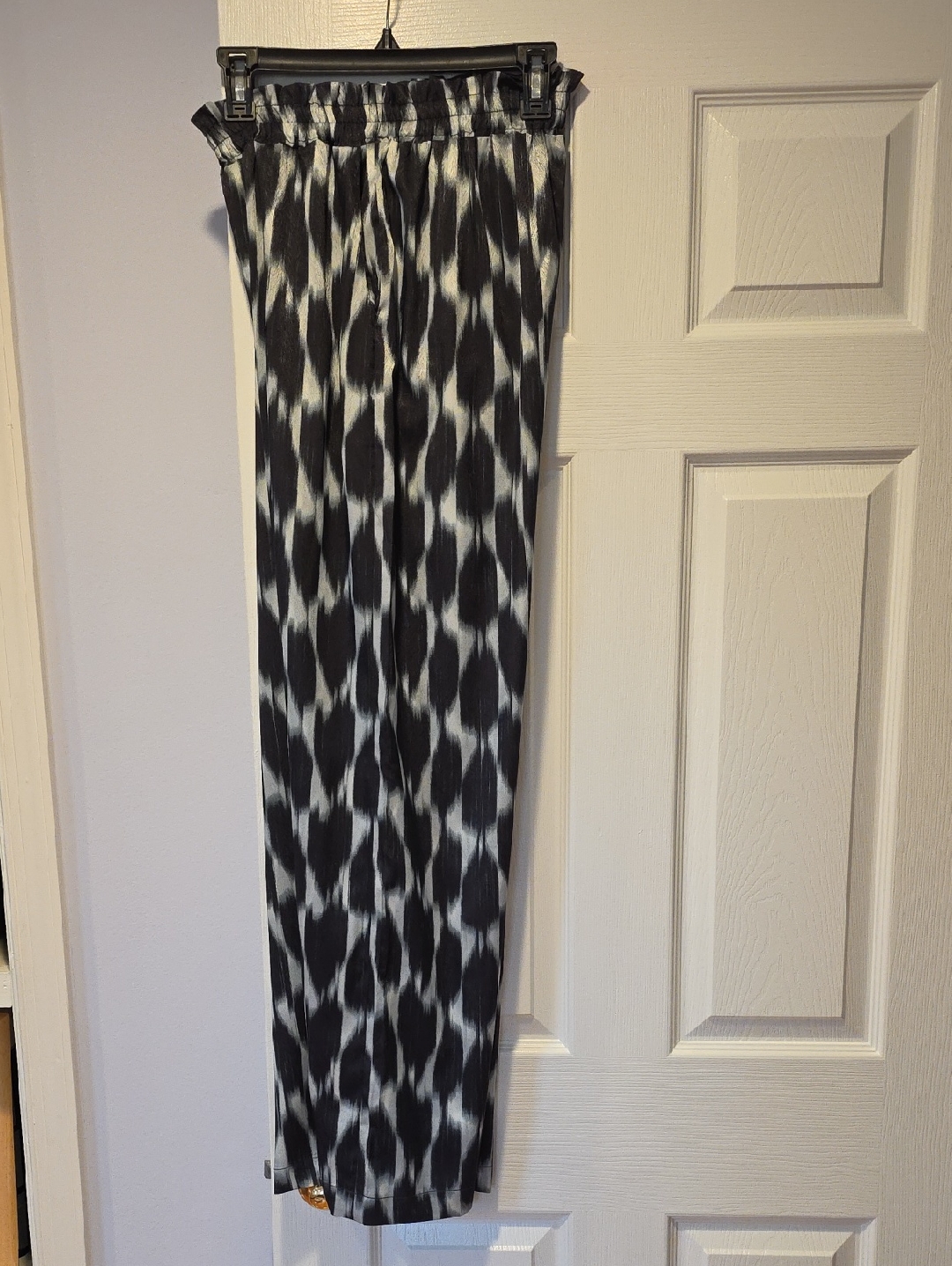 Diarrablu White Grey/Silver And Black Wide Leg Pants. Euc
